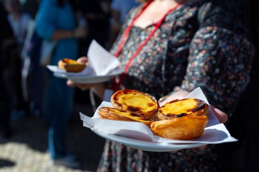 Lisbon Food and Wine Tastings (3 Restaurants) - Stop 1 at Cozinha d’Avó Celeste (R. Augusta): pastel de nata + ginjinha