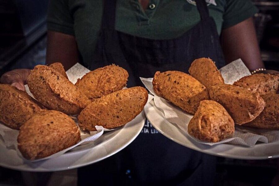 Lisbon Food and Wine Walking Tour - Tastings and drink pairings: what 10–12 bites feel like