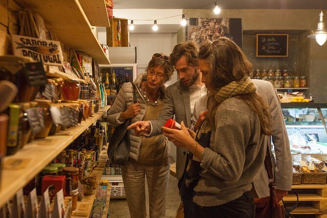 Lisbon Food & Local Drinks Evening Tour by Food Lover Tour - Meeting point and the 3-hour walking rhythm