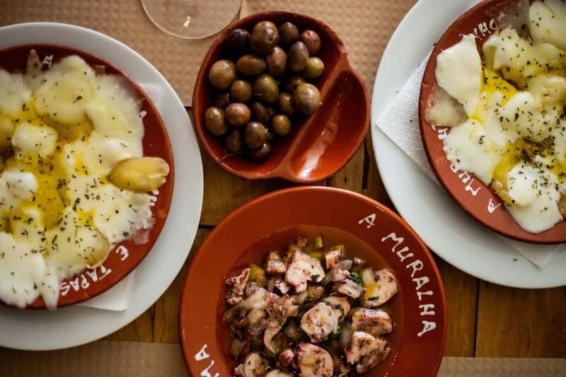 Lisbon: Food Tasting Tour by Tuk Tuk with 2 Stops - Where This Route Takes You: Alfama, Graça, São Vicente, and Baixa