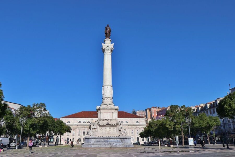 Lisbon: Full-Day Private Walking Sightseeing Tour - Lisbon Cathedral and the City’s Layer Cake of Old-World Power