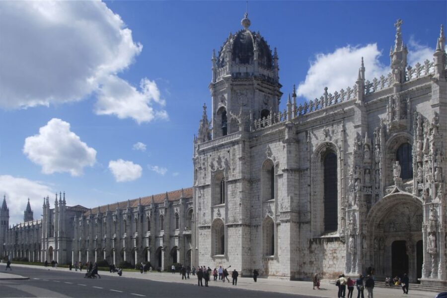 Lisbon: Full-Day Small-Group City Tour with Hotel Pickup - Rossio and Restauradores: your quick Lisbon orientation