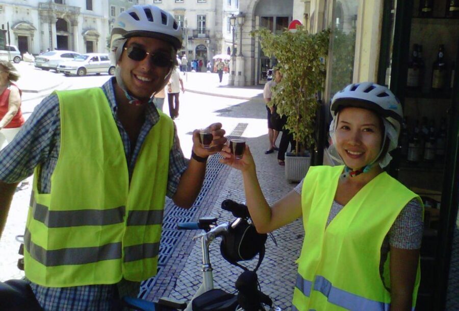 Lisbon: Go Taste Electric Bike Tour - Meeting Near Santa Apolónia: Easy Start, Smart Wayfinding
