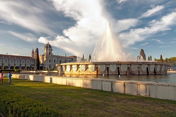 Lisbon Golden Age - Private Tour with Van and Local Guide - Belém’s Key Stops: Jerónimos, Pastel de Belém, and the Tagus Finale