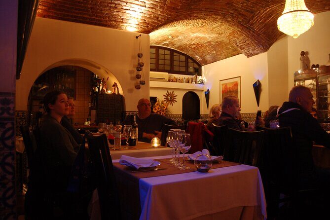 Lisbon Guided Tour with Live Fado Show and Traditional Dinner - The “private” part that actually matters: pickup, transport, and timing