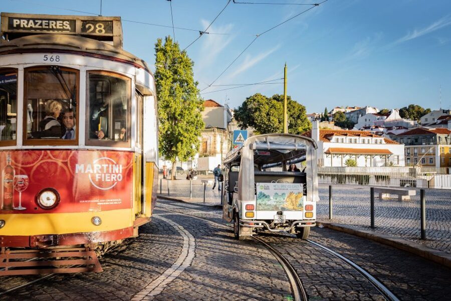 Lisbon: Guided Tuk-Tuk Tour Along the Historic Tram Line 28 - Jardim do Príncipe Real to Eduardo VII Park and Avenida da Liberdade