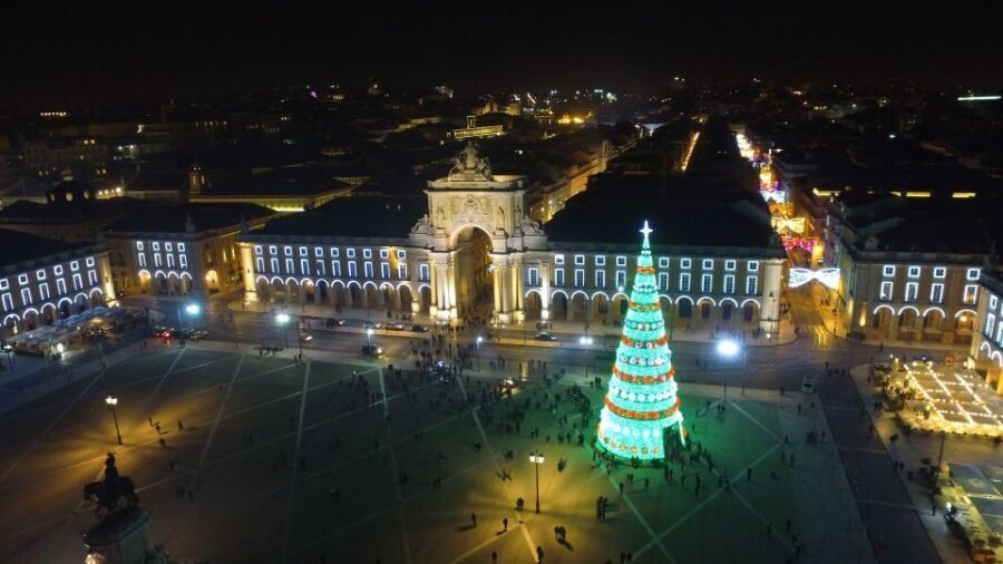 Lisbon: Half-Day Night Group Tour w/ Fado Dinner Show - Alfama by 20:30: Fado dinner show in the heart of song