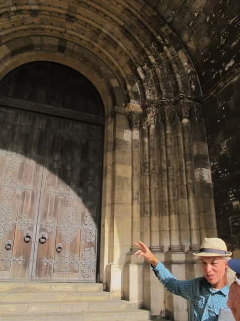 Lisbon: Highlights and Hidden Gems Tour - Street-level Lisbon tastes: pastel de nata or ginginha