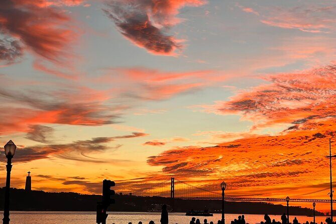 Lisbon: Historic City Tour by Tuk-Tuk - Guides Make or Break It: The Human Factor in Lisbon