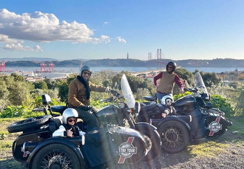 Lisbon : Historic Motorcycle Side-car Tour 1H - Chiado streets and Café A Brasileira: the ride starts with style