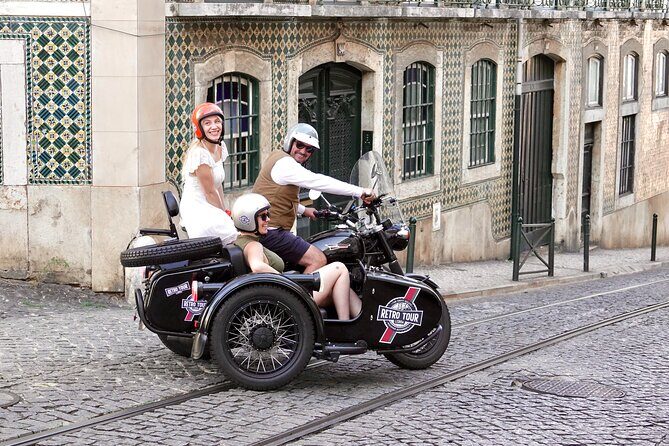 Lisbon Historic - Private Vintage Sidecar Tour - Praça do Comércio: the big square and the 1988 reset