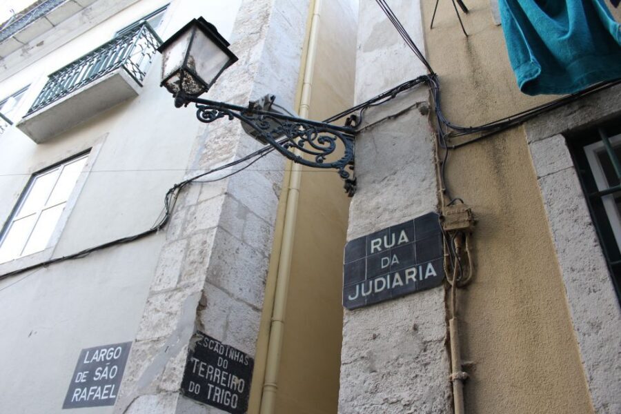 Lisbon: Jewish History in Portugal Guided Walking Tour - The guide experience: when Al or Luciano sets the tone