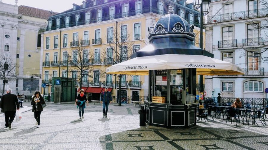 Lisbon: Layover Tour with Airport Pickup and Drop-Off - Jerónimos, Tower area, and what to expect on foot