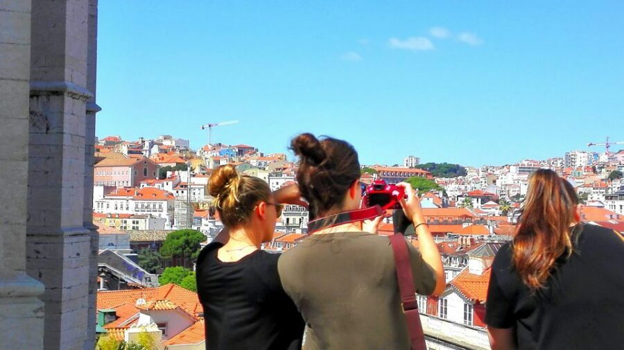 Lisbon: Layover Tour with Airport Pickup and Drop-Off - Cost and value: $256 for a private 4 hours up to two