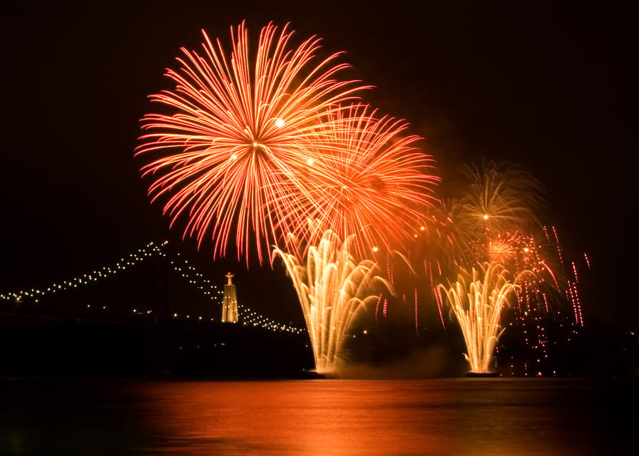 Lisbon: New Year's Cruise with DJ, Open Bar, Snacks and Wine - Key Things to Know Before You Go