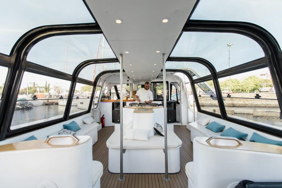 Lisbon: New Year's Cruise with DJ, Open Bar, Snacks and Wine - Who this Lisbon New Year cruise fits best