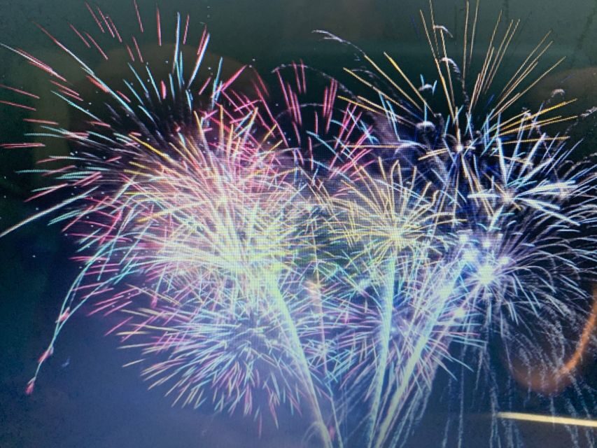Lisbon: New Year's Eve Fireworks Sail Boat Tour - FAQ