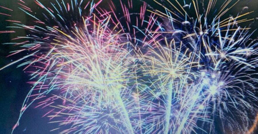 Lisbon: New Year's Eve Fireworks Sail Boat Tour - Midnight Magic: Sparkling Wine, Music, and the Show