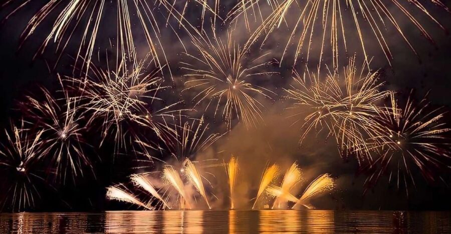 Lisbon: New Year’s Eve Fireworks Tagus River Sailing Cruise - Entering New Year’s Eve on the Tagus, Not the Sidewalk
