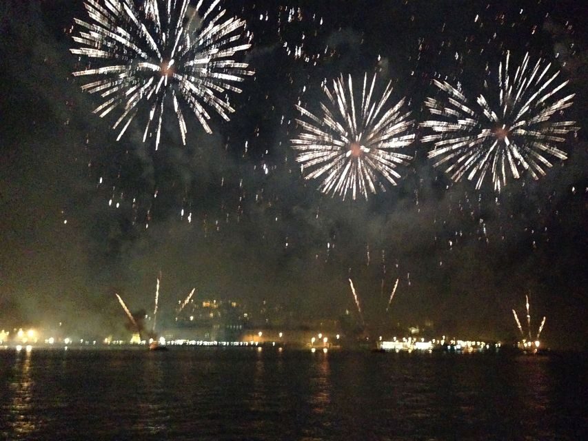 Lisbon: New Year’s Eve Fireworks Tagus River Sailing Cruise - Comfort on a Sailboat Night: Warm Clothes and Blankets