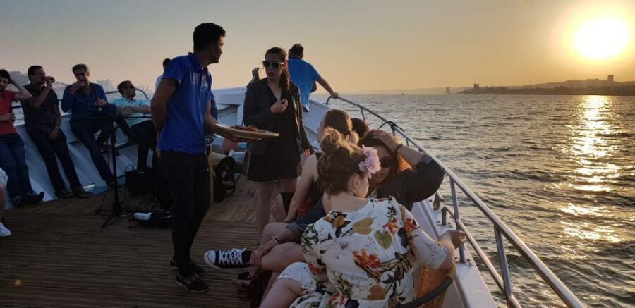 Lisbon: New Year's Eve Tagus River Cruise with Open Bar - What’s included, what’s missing, and how to plan around it