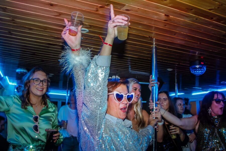 Lisbon: New Year's Eve with Live Dj Fireworks and Open Bar - Quick practical advice before you book