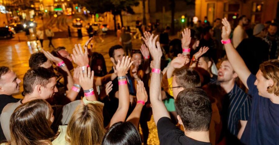 Lisbon Non-Alcoholic Pubcrawl: Soft drinks & Mocktails - What a Lisbon non-alcoholic pub crawl feels like after dark