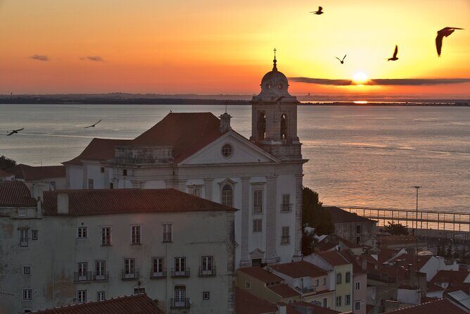 Lisbon Off The Beaten Track and Main Sights Private Walking Tour - Beco do Recolhimento inside the Castle’s residential edge