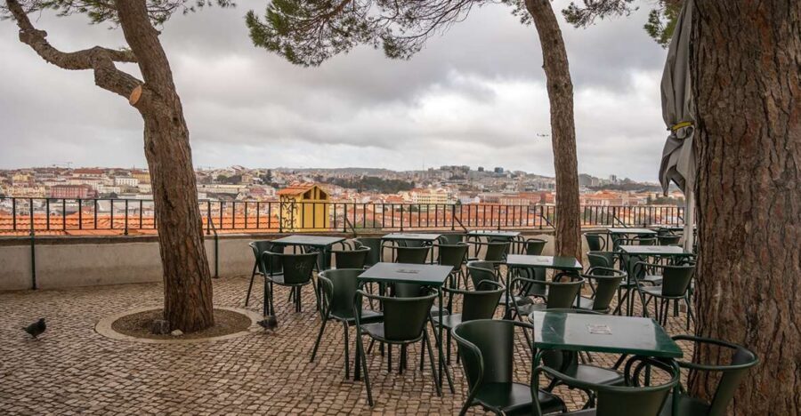 Lisbon: Old Town City Tour by Private Tuktuk - Why a private electric tuktuk feels like a smart Lisbon cheat
