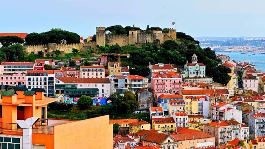 Lisbon: Old Town Tuk-Tuk Tour - Electric Tuk-Tuk Lisbon: what this 1.5-hour format does best