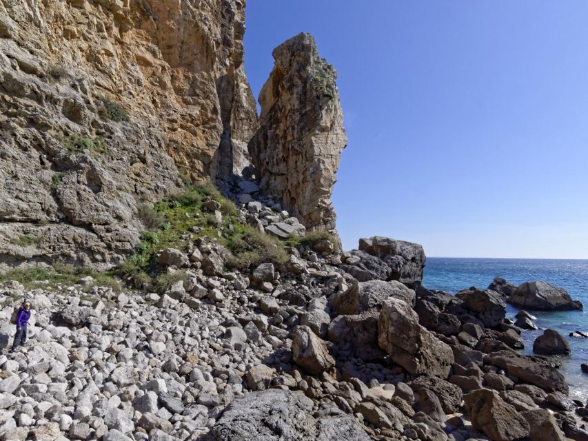 Lisbon or Sesimbra: Guided Rock Climbing Tour in Arrábida - Languages and communication: no awkward guessing mid-route