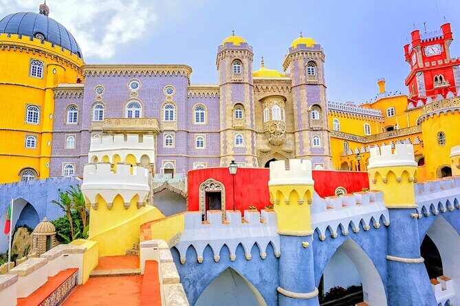 Lisbon: Pena Palace, Sintra CaboRoca Cascais Day Tour Small Group - Cabo da Roca Cliffs: The Western Edge of Continental Europe