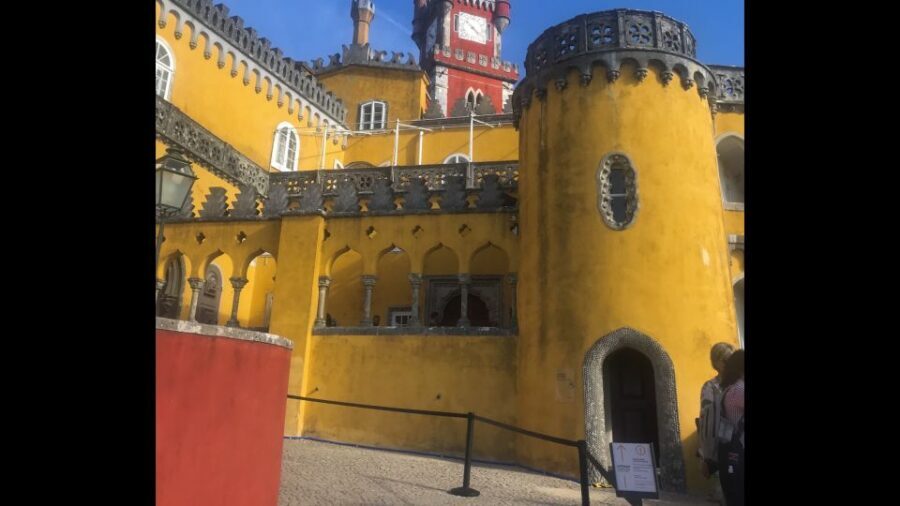 Lisbon: Pena Palace, Sintra, Cascais, and Cabo Roca Day Trip - Praia do Guincho and Boca do Inferno: short stops with big attitude