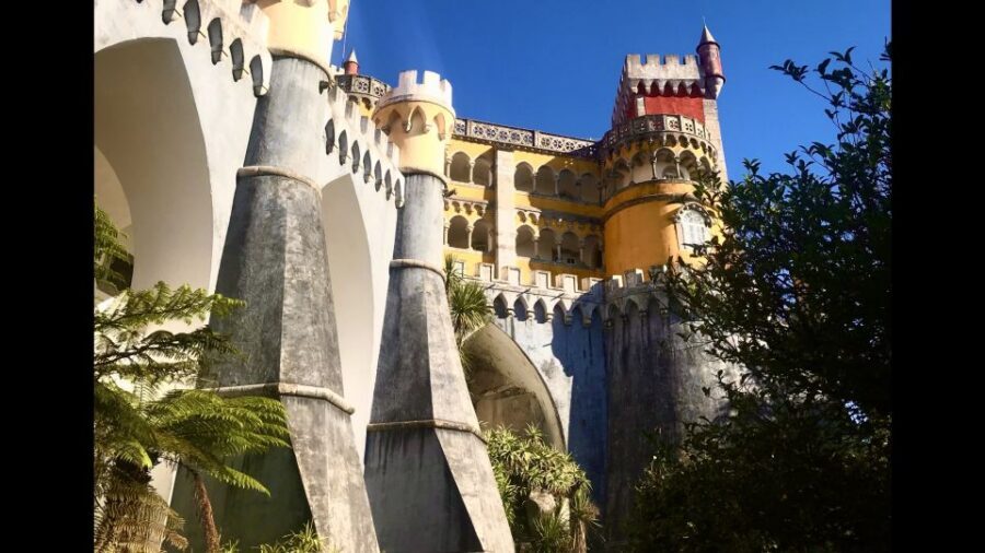 Lisbon: Pena Palace, Sintra, Cascais, and Cabo Roca Day Trip - Comfort, Wi‑Fi, and what to bring for a smooth day