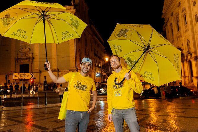 Lisbon Pink Street Pubcrawl: 1h Open Bar, Shots,VIP Club Entry - Meeting at Praça Luís de Camões: start time and why it matters