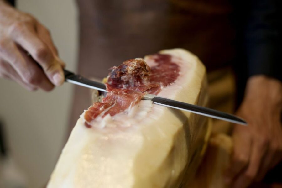 Lisbon: Premium Port Wine Tasting & Tapas - Cheese, charcuterie, and Pata Negra: why the food pairing is the point
