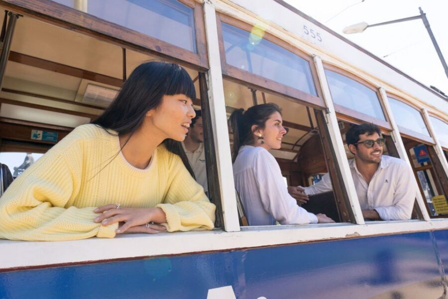 Lisbon: Private Boat Trip, Guided Walking Tour, Bike & Tram - Price and logistics for a 5-hour private guide (the value math)
