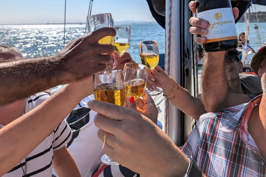 Lisbon: Private Boutique Boat Tour – Sail in Style - What kind of traveler should book this private sailing in Lisbon?