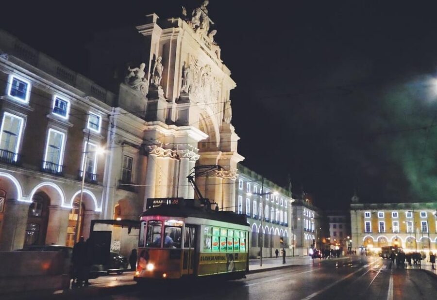 Lisbon: Private Christmas Lights Tour by Eco Tuk Tuk - Entering the holiday glow on a 1-hour electric tuk tuk