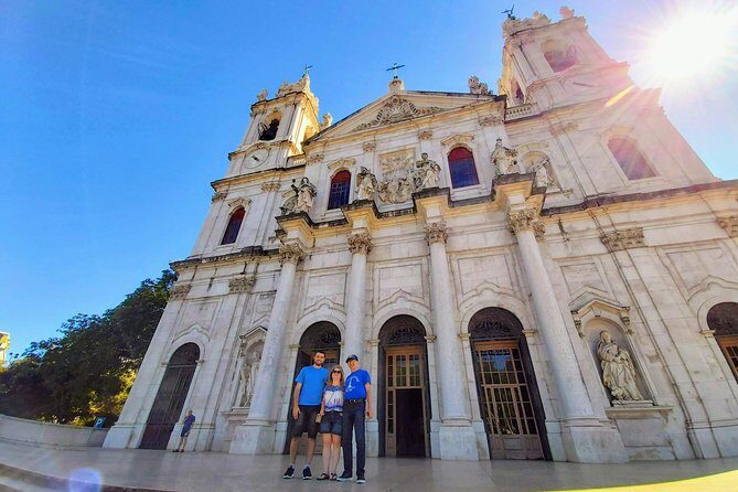 Lisbon Private Deluxe Half Day City Tour - Alfama’s oldest layers: Lisbon Cathedral and a historic square