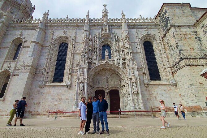 Lisbon Private Deluxe Half Day City Tour - Door-to-door pickup and a luxury ride (plus Wi‑Fi and bottled water)