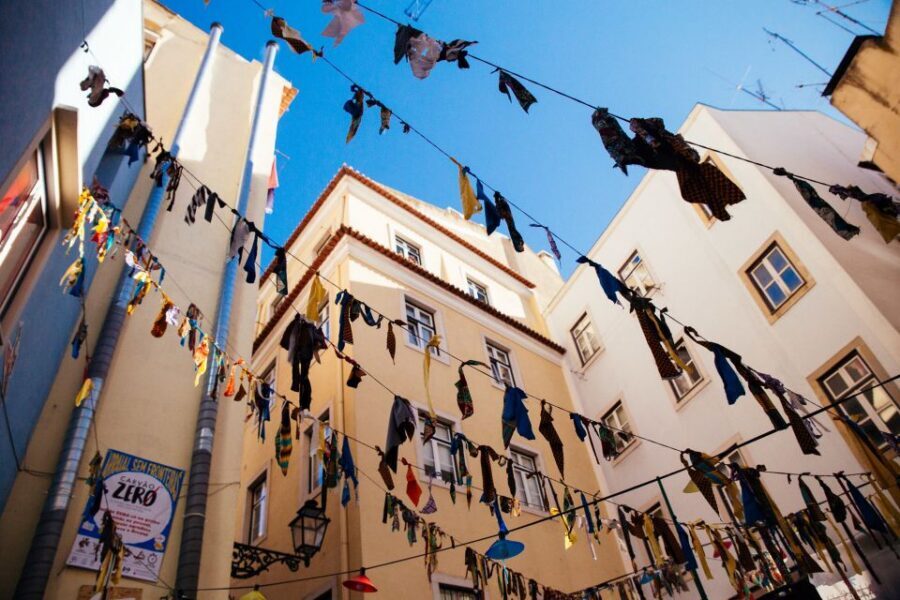 Lisbon: Private Evening Tour with Drinks & Bites in Alfama - Between Stops: Alfama Highlights and Photo-Worthy Pauses