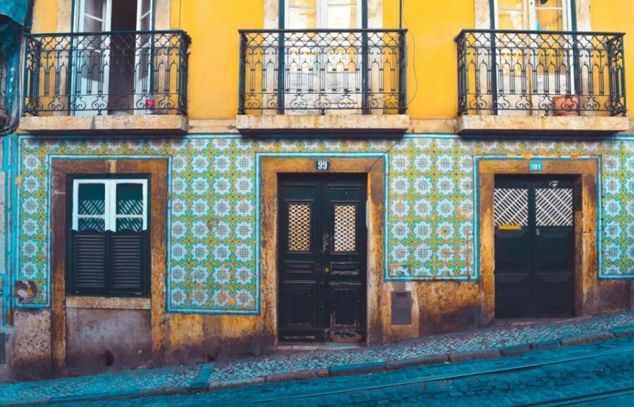 Lisbon: Private Expert City Tour by Eco Tuk Tuk - Starting Point at Travessa do Carvalho and How Pick-Up Works