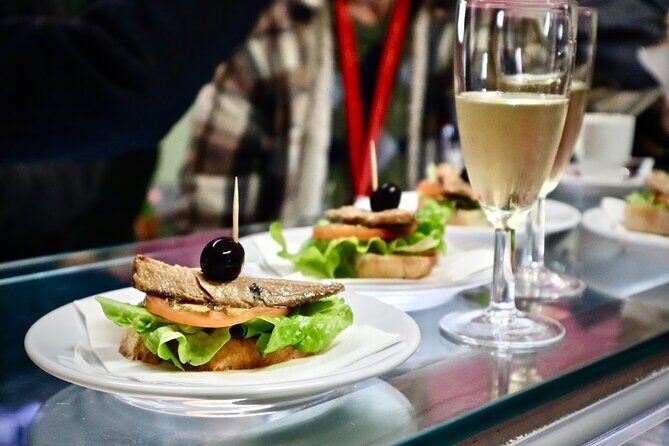 Lisbon Private Food Tour – Taste 10+ Local Dishes & Wines - Port wine and Vinho Verde, plus an upgrade if you want more