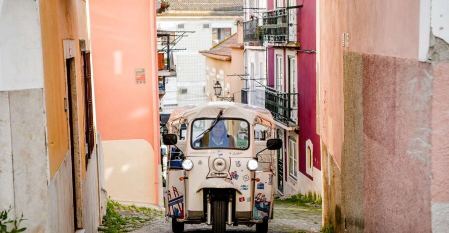 Lisbon: Private Food & Wine City Tour by Eco Tuk Tuk - The 3-hour route: Chiado to Praça do Comércio, in a smart order