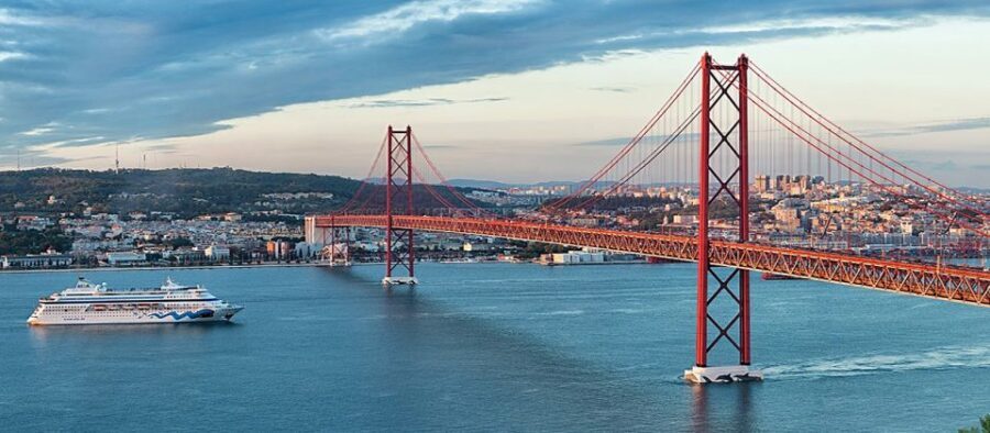Lisbon: Private Full Day City Tour - Alfama and São Jorge Castle: Real Old Streets, Not Just Postcards