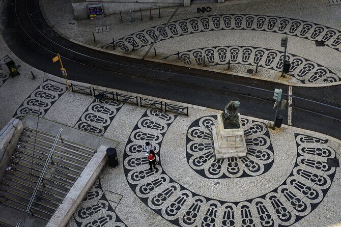 Lisbon Private Full Day Walking Tour - Rua Garrett, Pessoa corners, and the comfort of a literary street