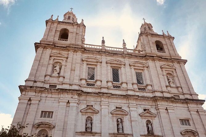 Lisbon: Private Guided Electric Tuk Tuk Tour with Tastings - Pickup and meeting point: the part you should set up early