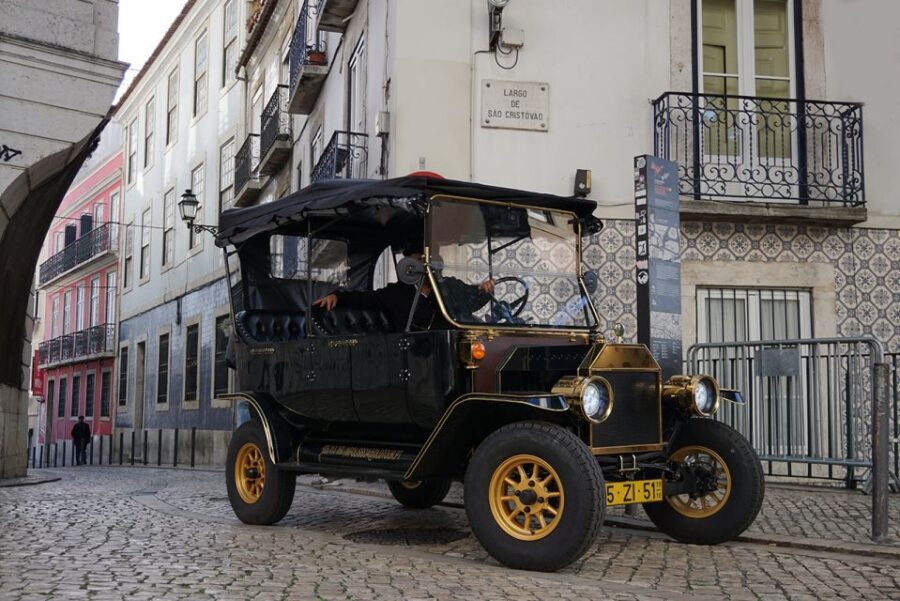 Lisbon: Private Guided Tuk-Tuk Tour with Hotel Pickup - Key points worth your attention