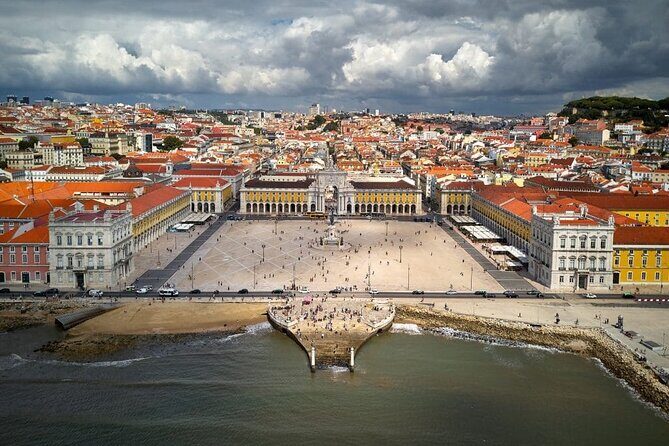 Lisbon Private Half-Day City Tour with Local Driver-Guide - Praça do Comércio: The River Gateway Moment